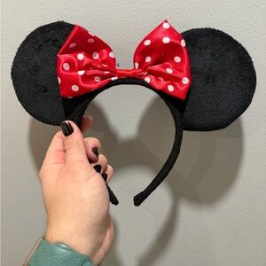 Disney Black and Red Minnie Mouse Headband